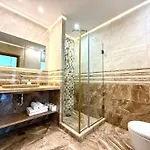 Cosher - Gardenia Palace 10 Free Parking *